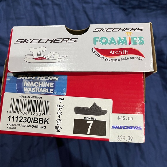 Brand new with tags original price $45 for the sketchers and $20 flip flops - Picture 6 of 8